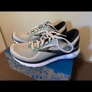Women’s Brooks Glycein 18 Running Shoes